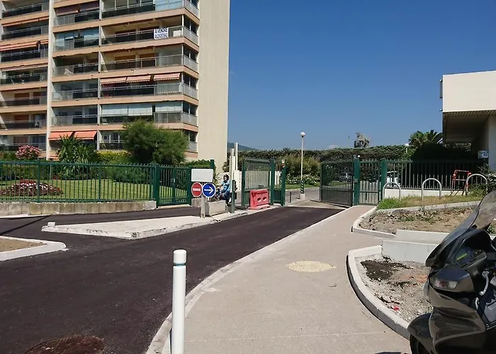 Cnossos Apartmán *